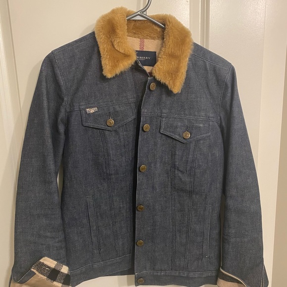 Burberry Jean Jacket with fur collar - Picture 2 of 5